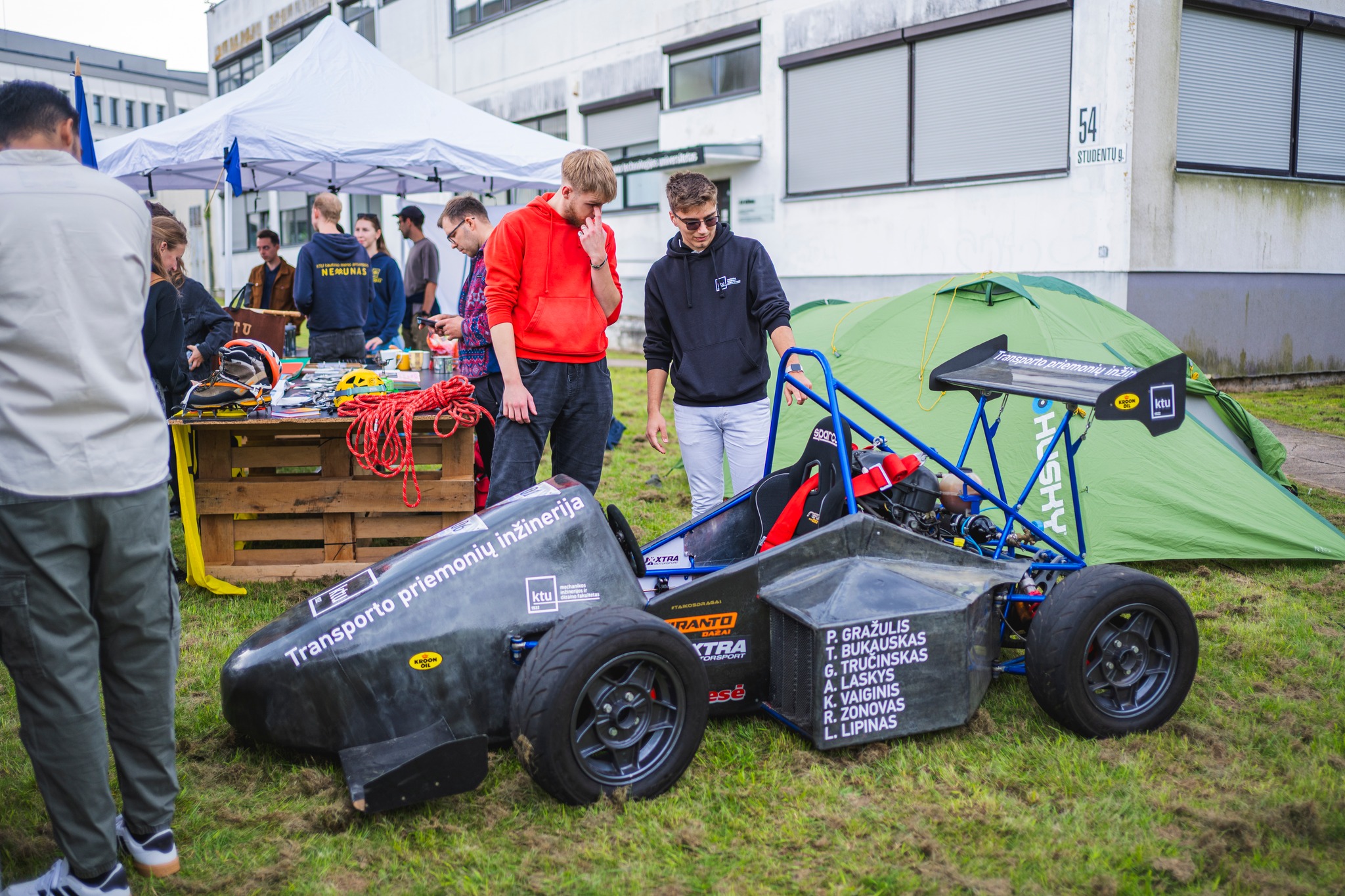 Perkūnas Racing Team bolidas renginyje
